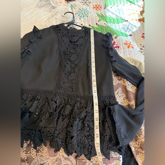 New Black lace zipper back blouse size Medium - Picture 7 of 7